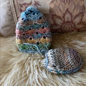 Newborn beanie and mittens.